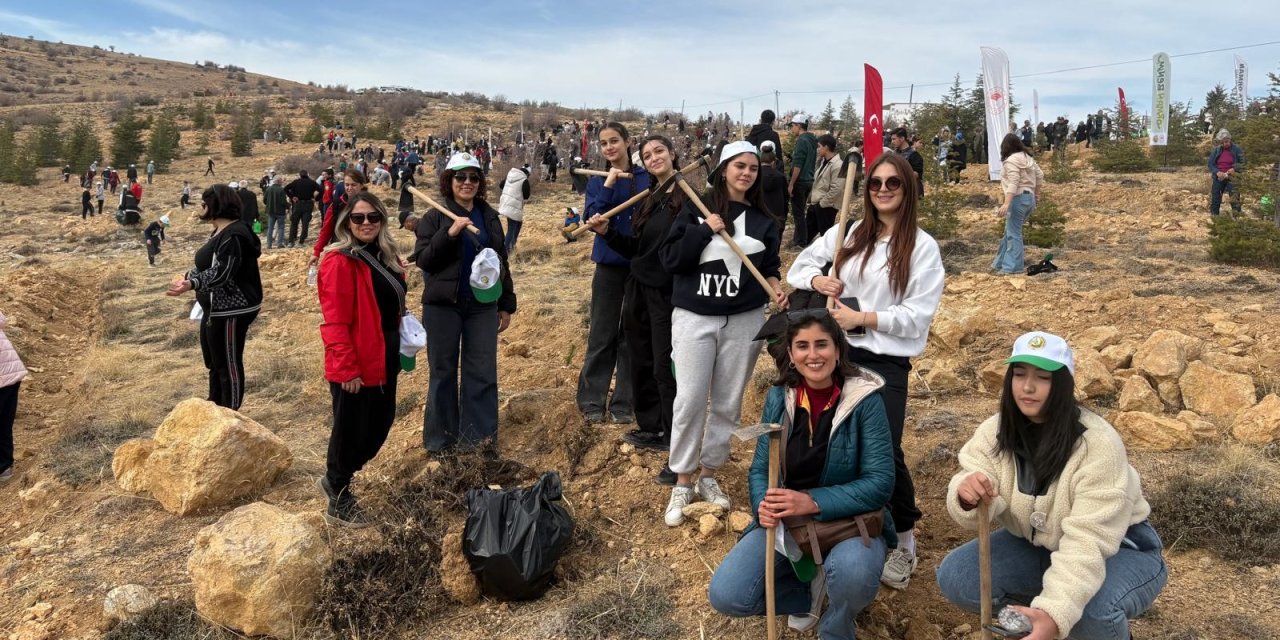Analiz Koleji, Yangın Şehidi Muharrem Can’ı Fidan Dikimiyle Andı