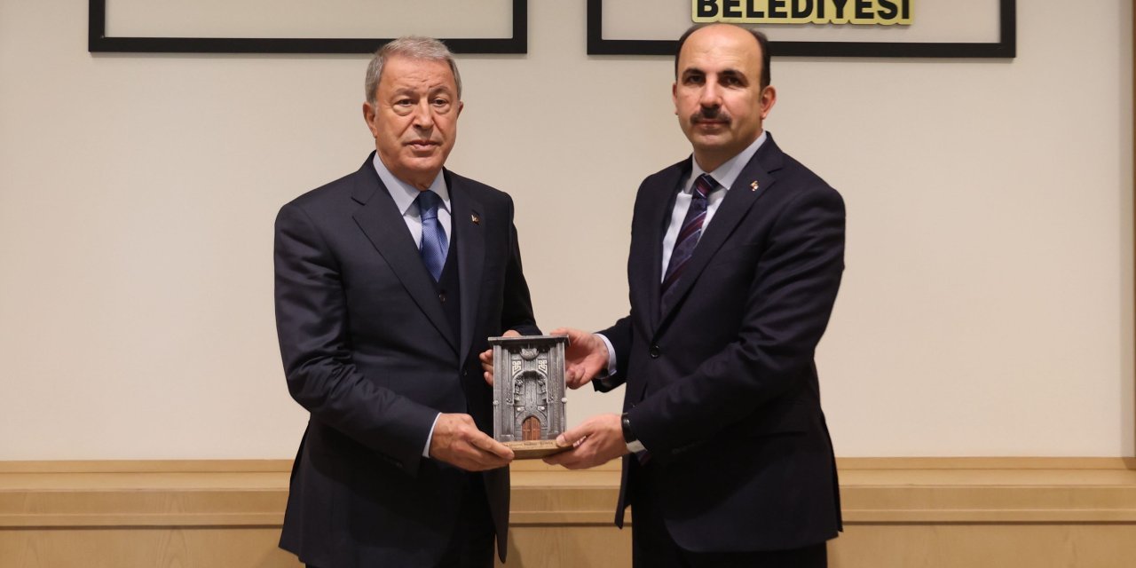 Hulusi Akar’dan Konya’da Ziyaret Turu: Başkan Altay ile Bir Araya Geldi