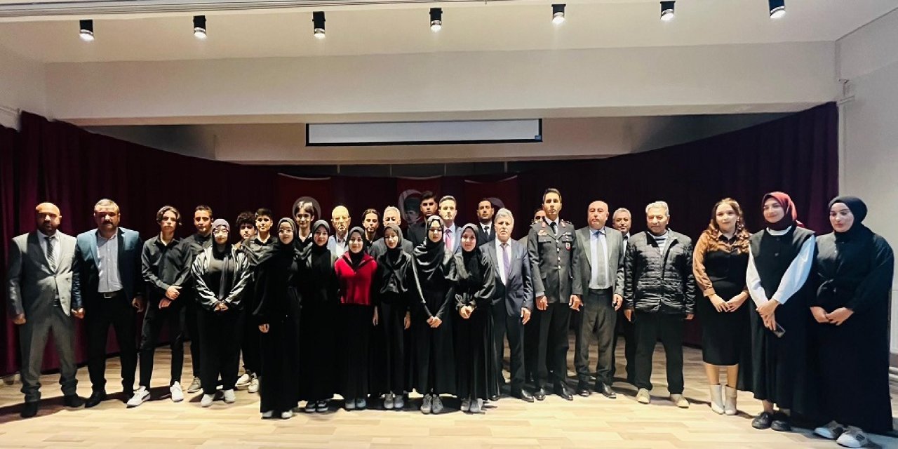 Eskil’de 10 Kasım Atatürk’ü Anma Programı Düzenlendi