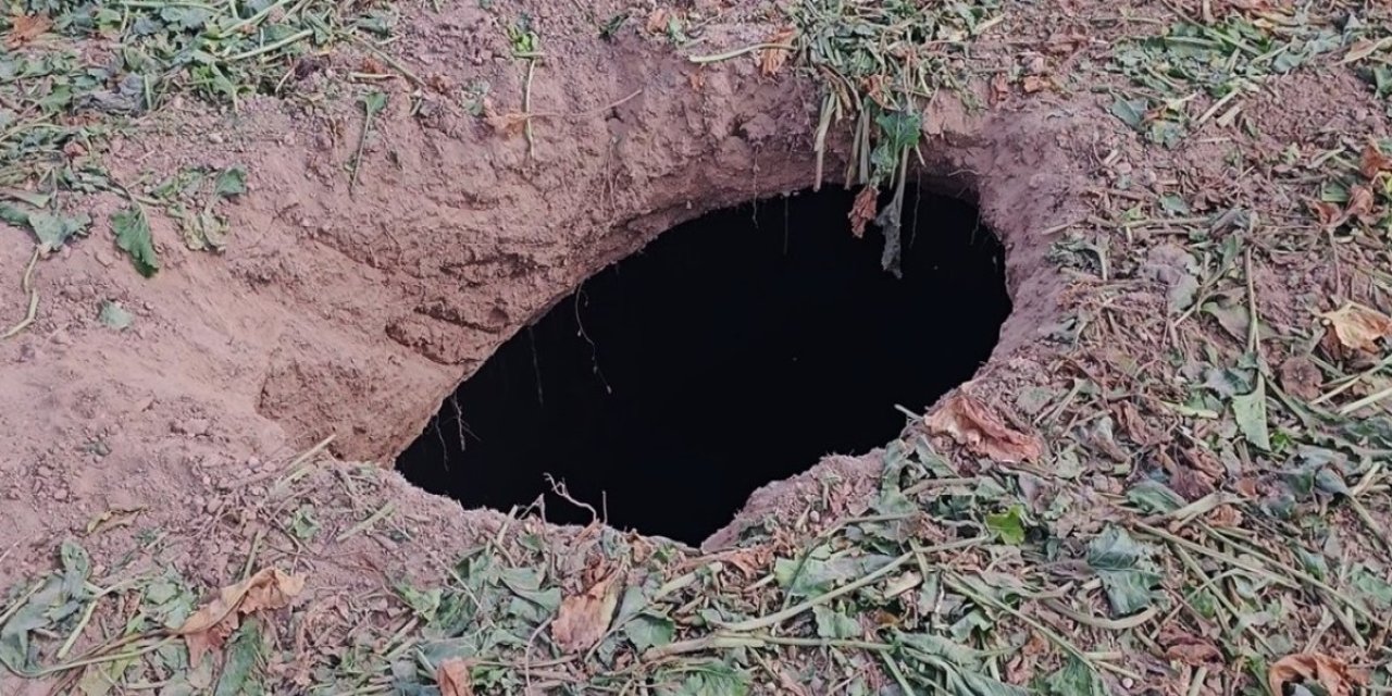 Sultanhanı’nda Pancar Tarlasında Yeni Obruk Oluştu