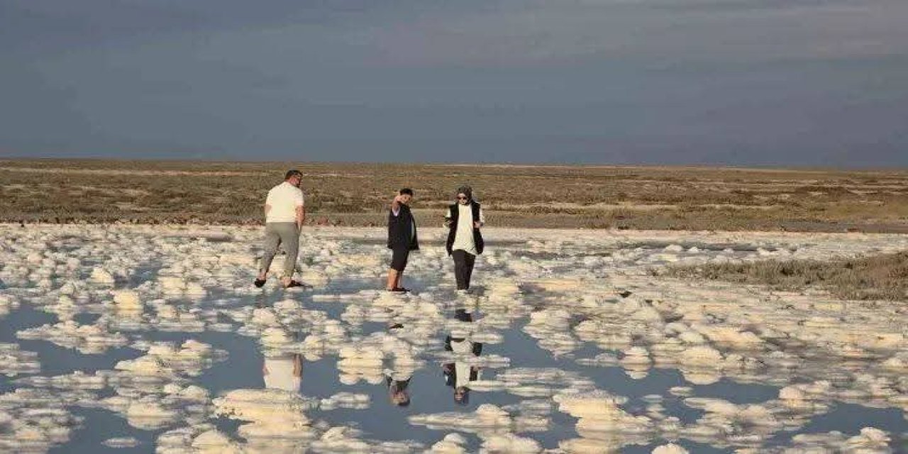 Eskil'de Sular Çekildi, Pamukkale Travertenlerini Andıran Görüntüler Ortaya Çıktı