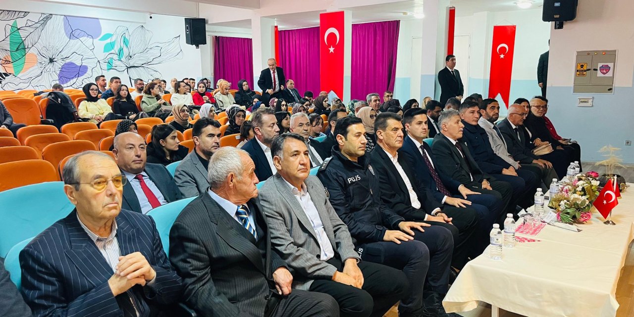 Eskil’de 24 Kasım Öğretmenler Günü Hüzünlü Bir Atmosferde Kutlandı! Dikkat Çeken Detay