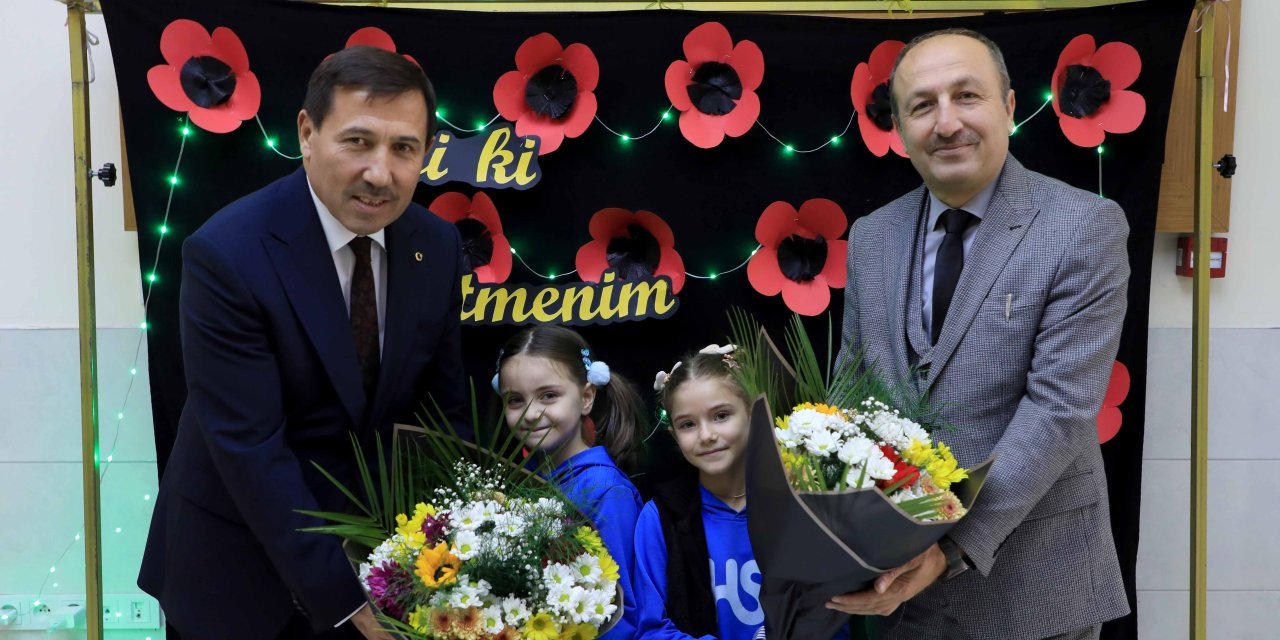 Başkan Kılca'dan Öğretmenler Günü Ziyareti: Eğitime 8 Okul ve Yeni Halı Sahalar Müjdesi