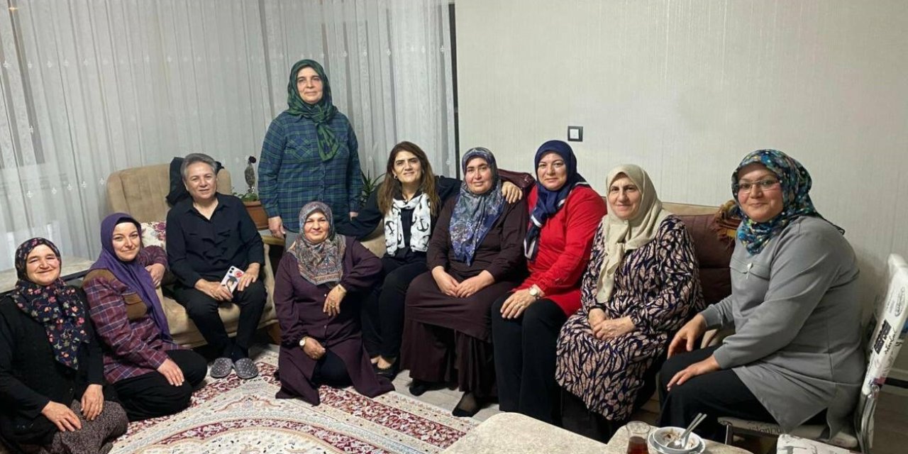 MHP Aksaray Kadın Kolları’ndan Laleli Mahallesi’nde “Hayırlı Günler Komşum” Ziyareti