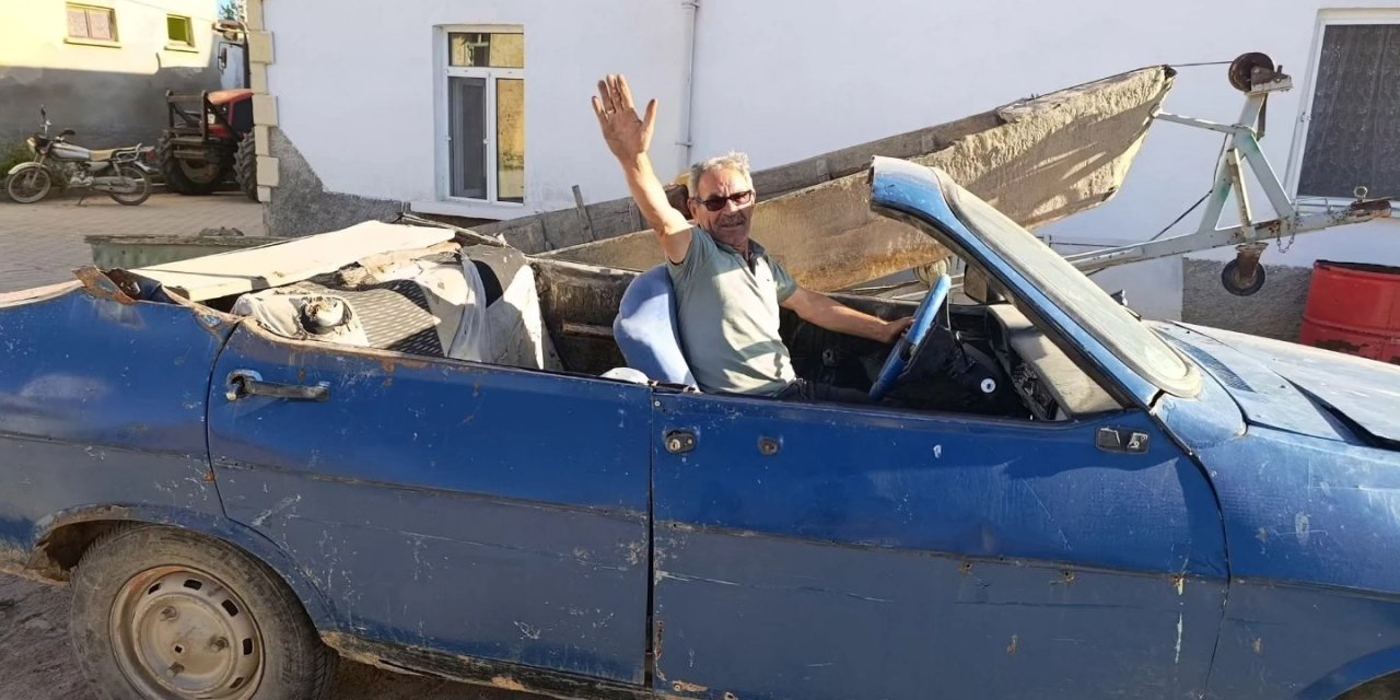 Üstü açık eski arabalar merak uyandırdı: Sokaklarda ilginç görüntüler