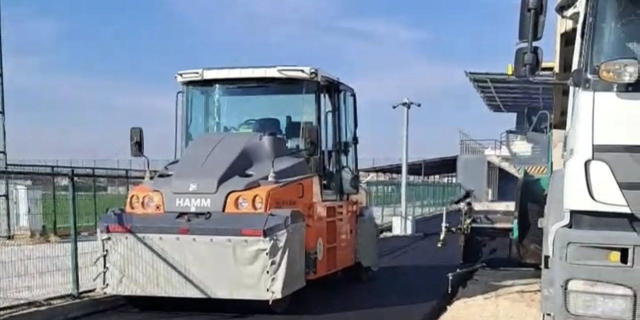 Eskil Semt Sahasında Turnuva Öncesi Çevre Düzenlemesi ve Sıcak Asfalt Çalışması