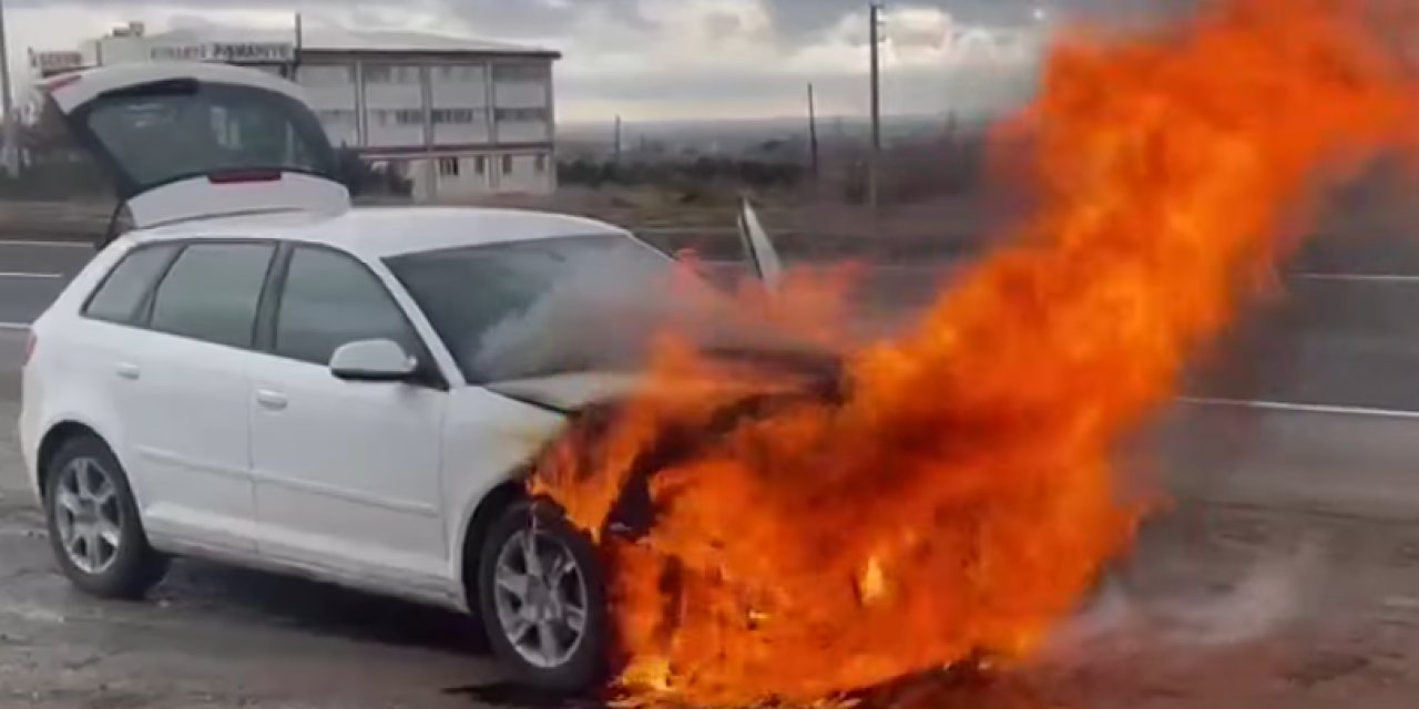 Seyir Halindeki Otomobil Alev Alev Yandı