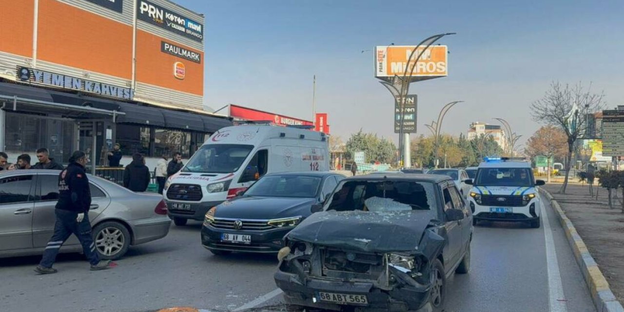 Aksaray’da Zincirleme Trafik Kazası: 1 Yaralı