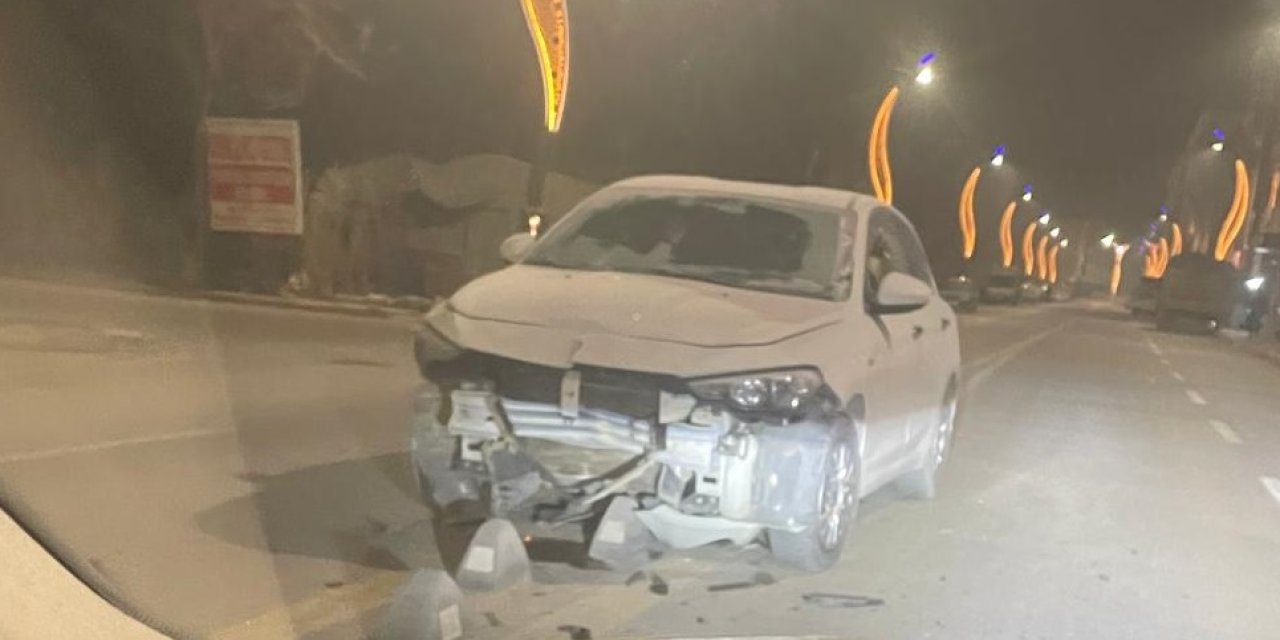 Eskil'deki Bu Kaza Yol Ortasına Döşenen Taşları Gündeme Getirdi!