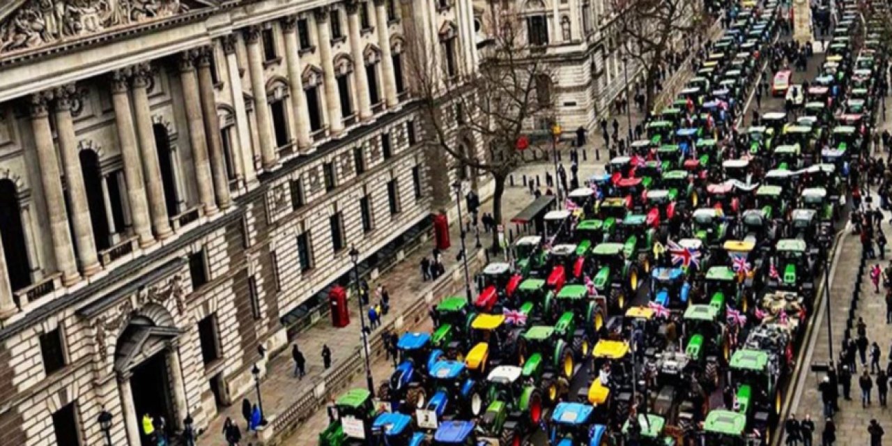 Avrupa’da Çiftçi Eylemleri Büyüyor: Traktörler Yolları Kapattı