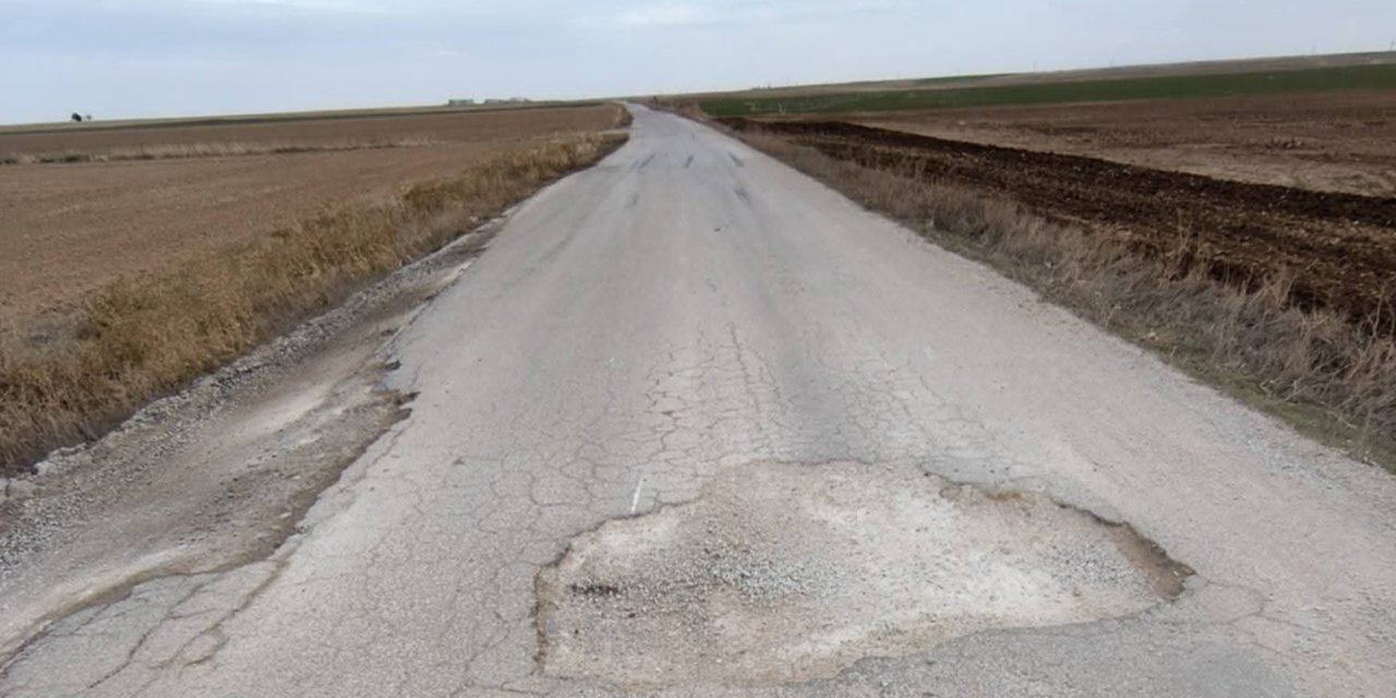 Eskil’de Alagöz-Hüyüklü Yolu Alarm Veriyor