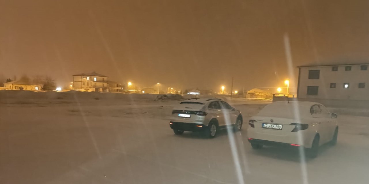 Kurak Günlerin Ardından Eskil’de Kar Sevinci: Beyaz Örtü İlçeyi Kapladı