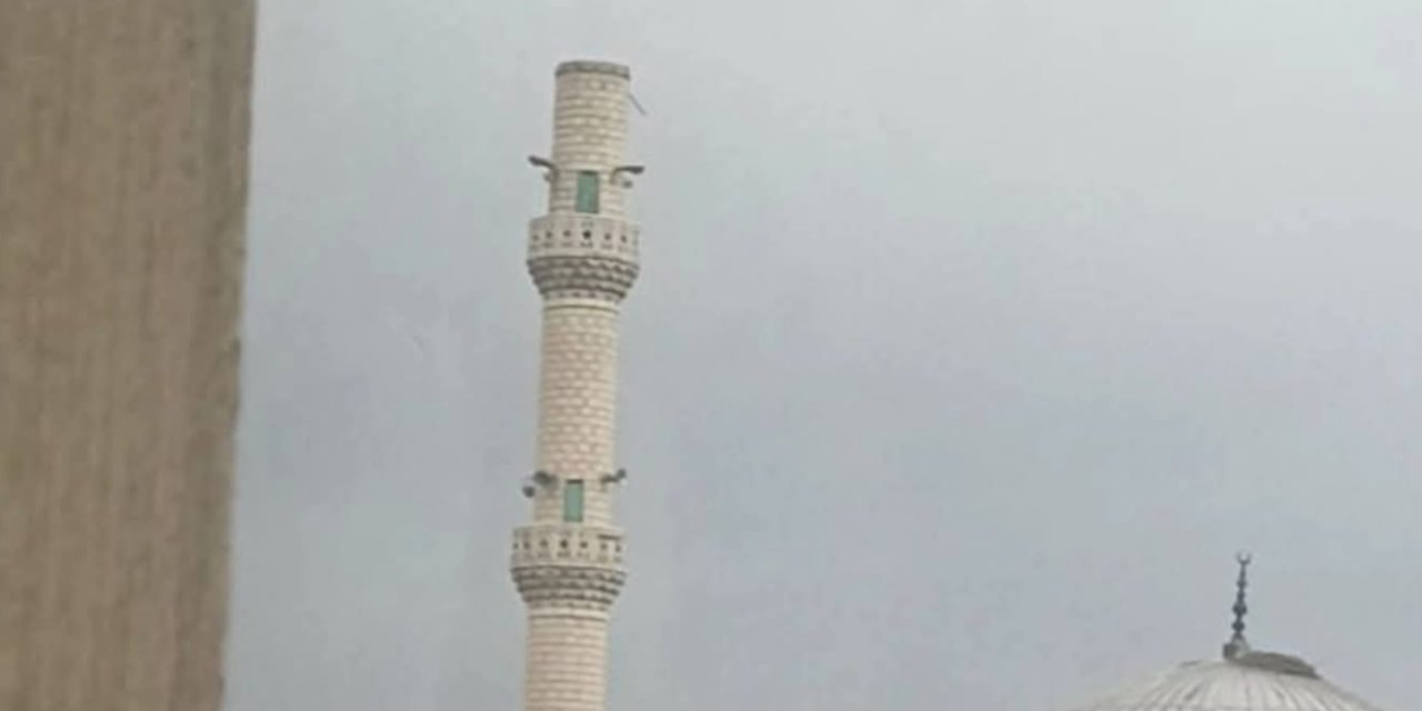 Konya'da Şiddetli Rüzgâr Minareye Zarar Verdi