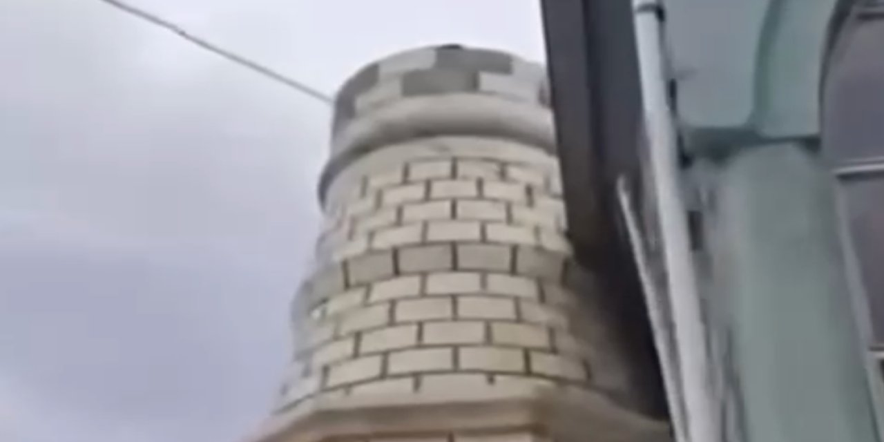 Konya Sarayönü Ladik’te Şiddetli Rüzgâr Camii Minaresini Yıktı