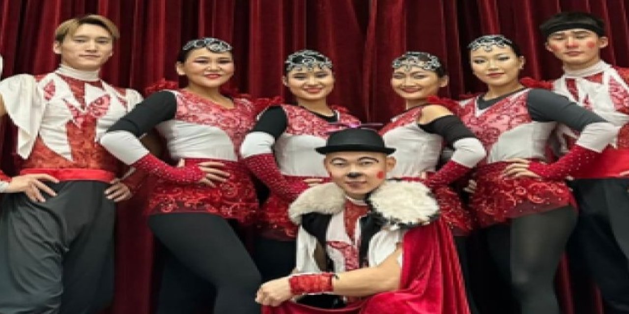 Madagaskar Sirki Konya’da Büyük İlgi Gördü