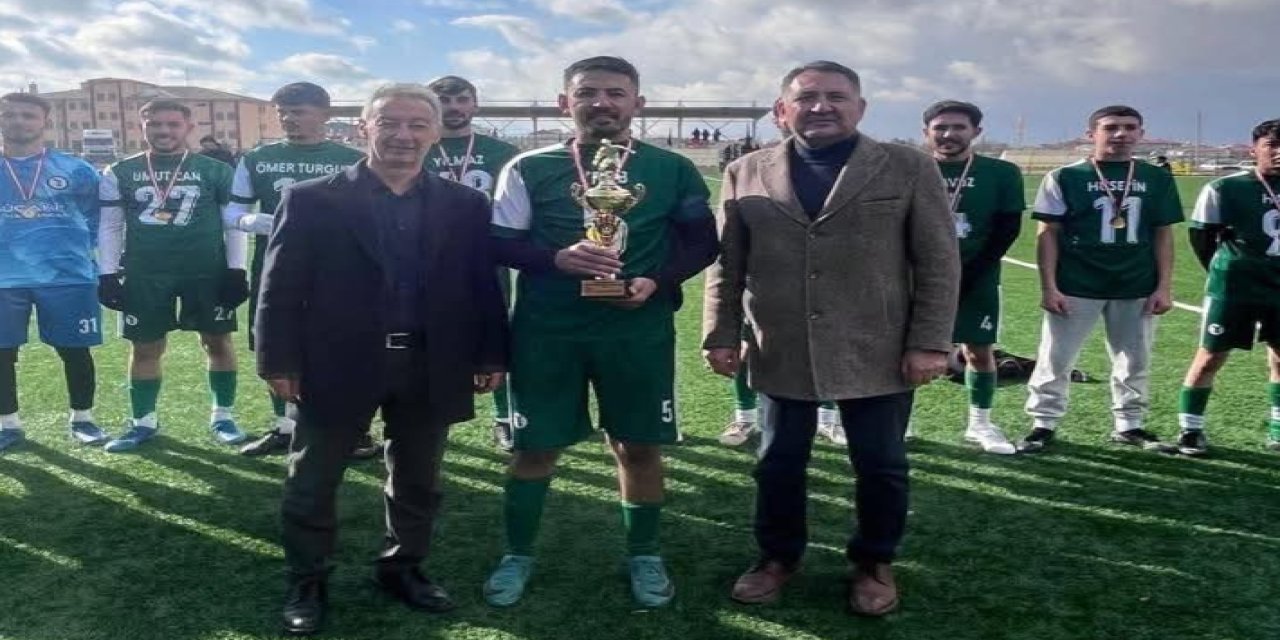 Eskil Futbol Turnuvası’nda Şampiyon Bozcamahmutspor