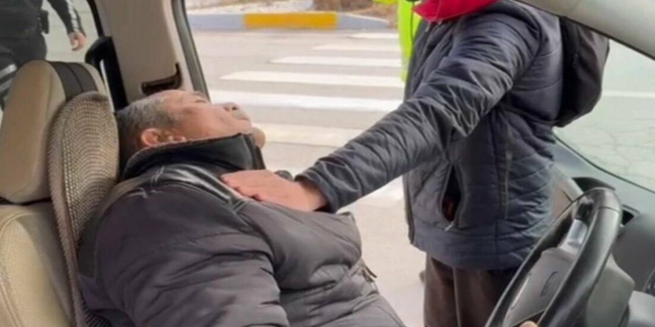 Aksaray’da Direksiyon Başında Fenalaşan Taksi Şoförü Ağaca Çarptı