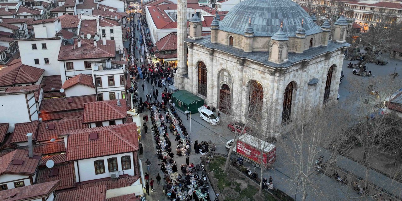 Karatay’da Binlerce Vatandaş Ramazan Sofralarında Buluştu
