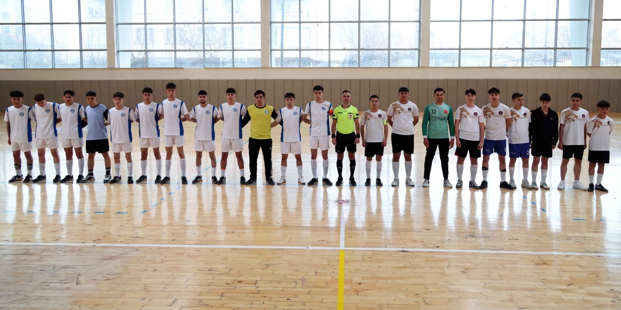 Liseler Arası Kardeşlik ve Dostluk 2. Futsal Turnuvası Karatay’da Başladı