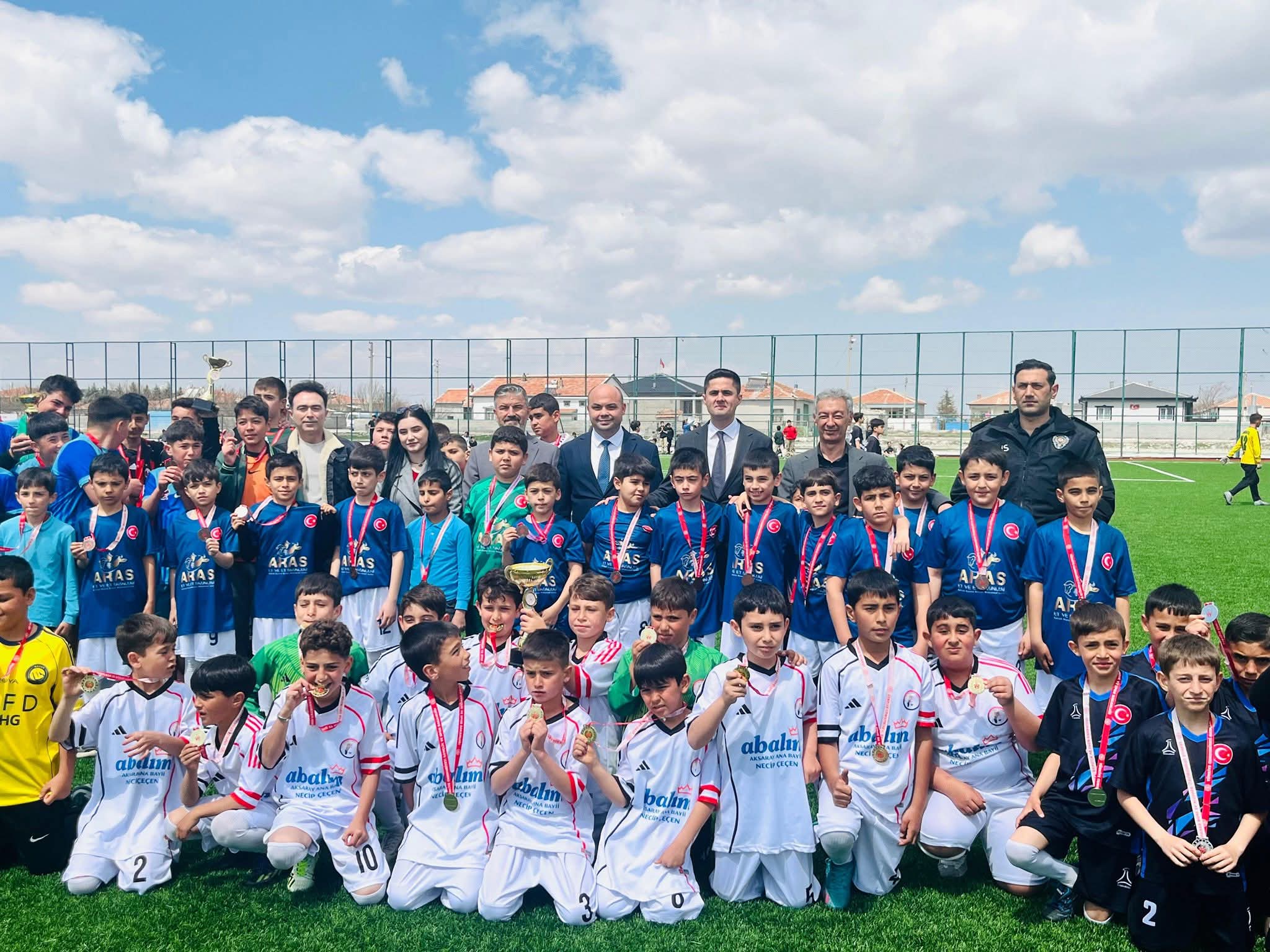 Eskil'de 36 Okulun Katıldığı Futbol Turnuvası Tamamlandı