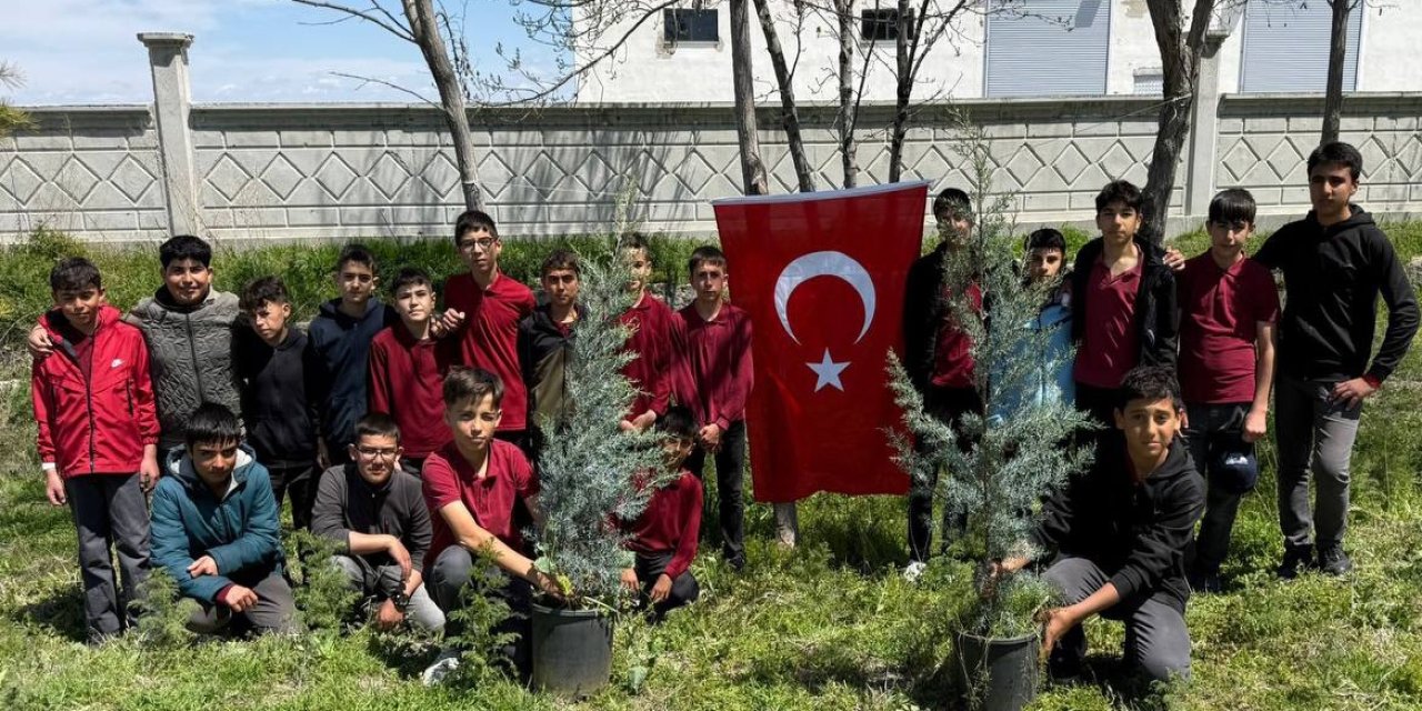 Eskil’de Yürekleri Isıtan Anma: Ayla Öğretmen ve Öğrenciler İçin Fidan Diktiler
