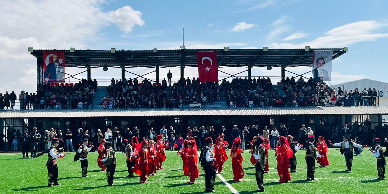 Eskil’de 23 Nisan Coşkusu: Stadyum Bayram Alanına Döndü