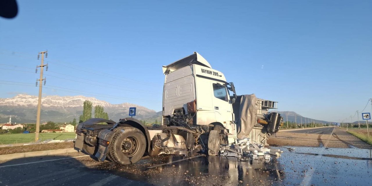 Seydişehir’de tır devrildi: şoför yaralandı
