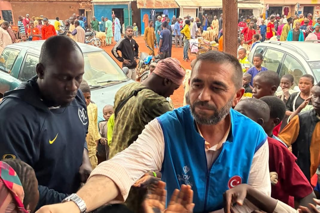 Eskil’in Kurban Emanetleri Kamerun’da Yüzleri Güldürdü