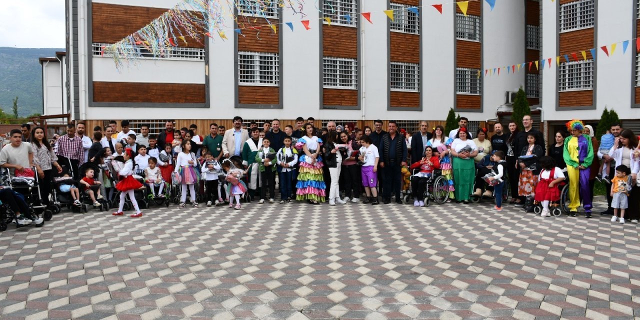 Akşehir’de 211 Çocuğa Bayramlık Sevinci: Gönülleri Isıtan Organizasyon
