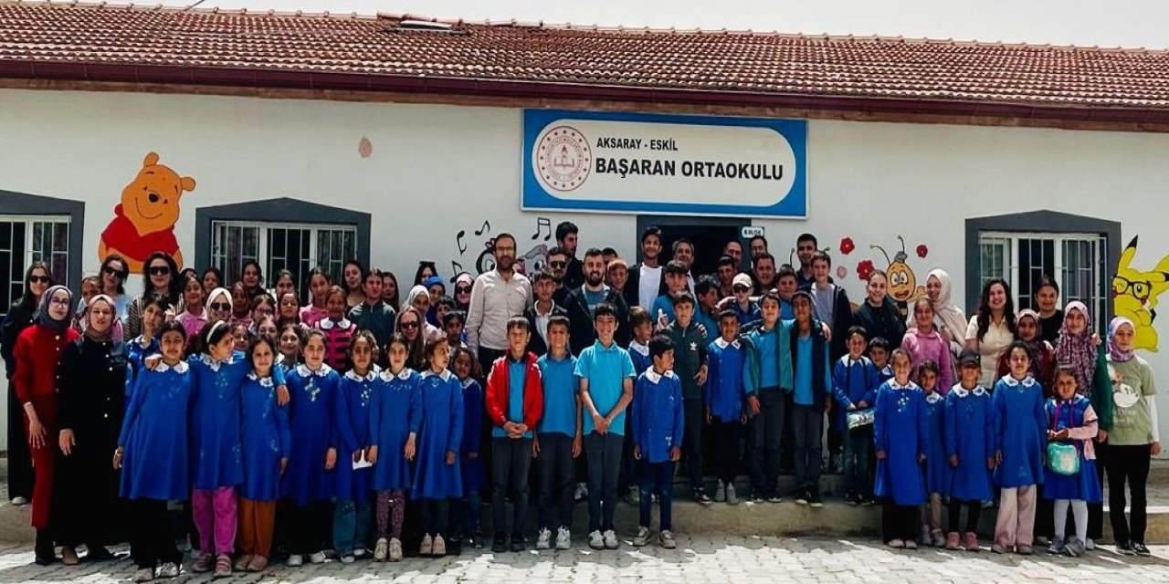 Eskil Başaran Ortaokulu’na 7 Bin Kitaplık Kütüphane Desteği