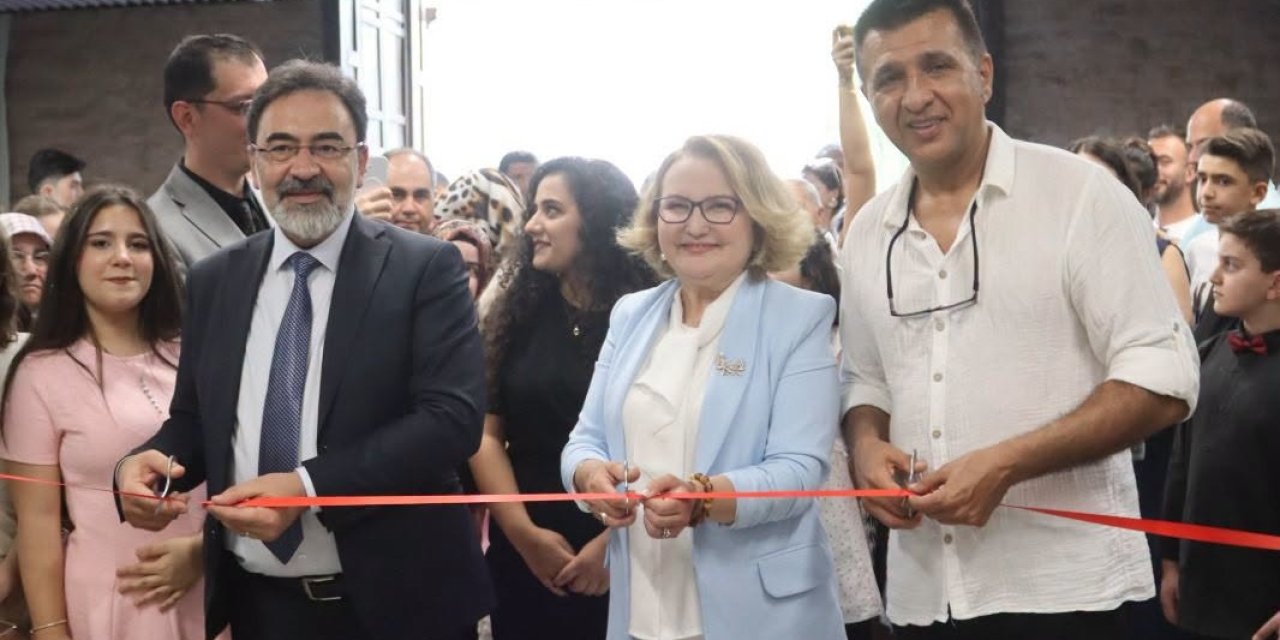 İlham Veren Adımlar Resim Sergisi Sanatseverlerle Buluştu