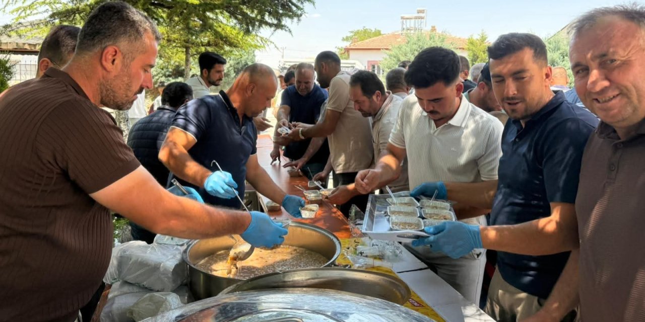 Müftü Seyit Böğet Çulfa'da Cuma Namazı Kıldırdı, Vatandaşlarla Buluştu