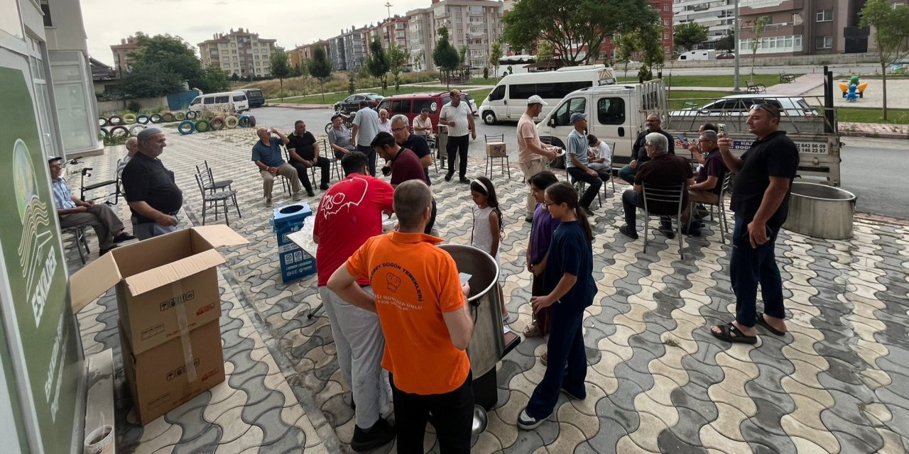 ESKİLDER'in Aşure Programı Yoğun Katılımla Gerçekleşti