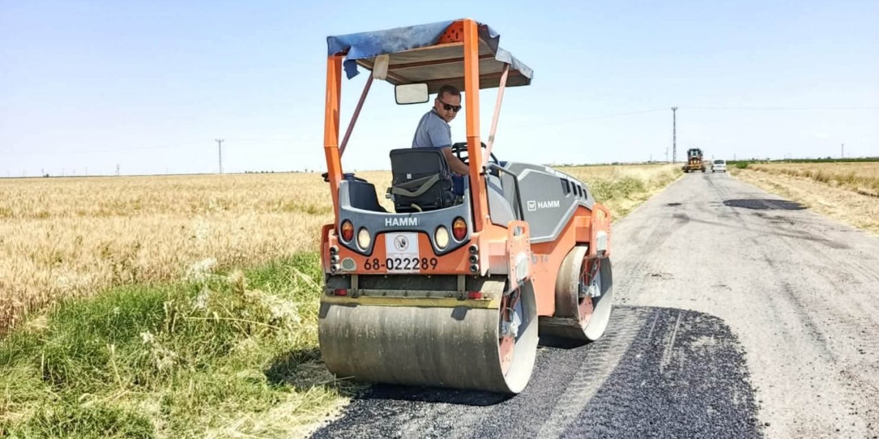 Eskil’de Yol Çalışmaları Başladı: Sıcak Asfalt ve Bakım Seferberliği Sürüyor