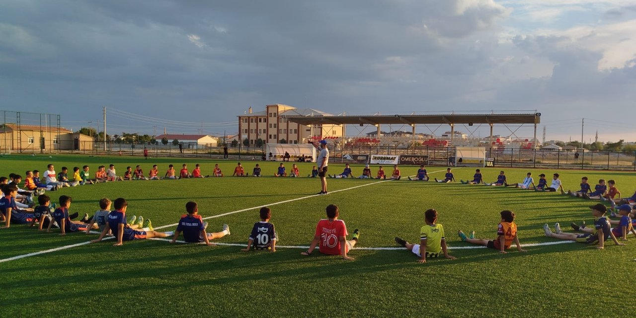 Eskil Tuzgölü Belediyespor Altyapısı 100'ü Aşkın Sporcuya Ulaştı