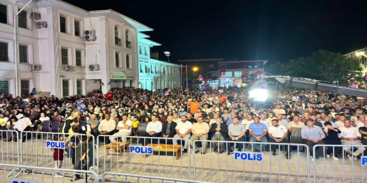 Eskil'deki Konserde Protokol Gerilimi! Bir İsim Ayrıldı, Bir İsim Tepki Gösterdi