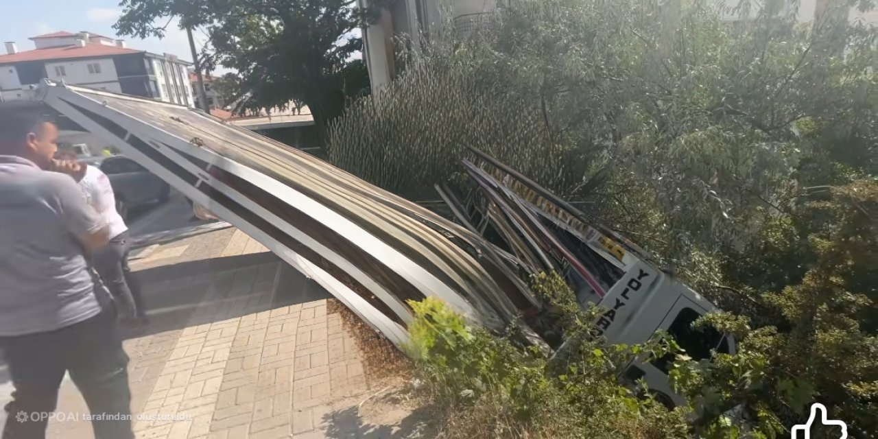 Aksaray'da kavşakta çekici ile otomobil çarpıştı: 2 yaralı