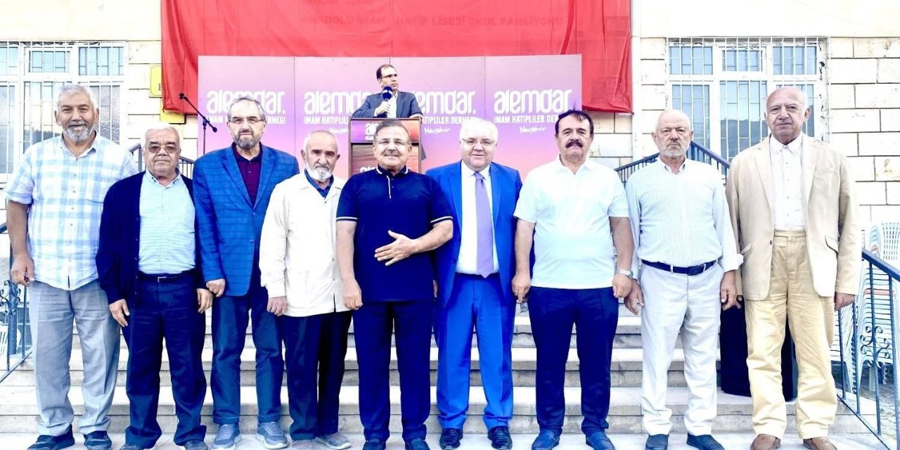 50 Yıl Sonra Aynı Bahçede Buluştular