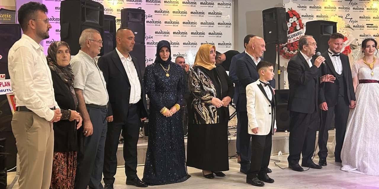 Berna ile M. Eren Meral Hayatlarını Birleştirdi