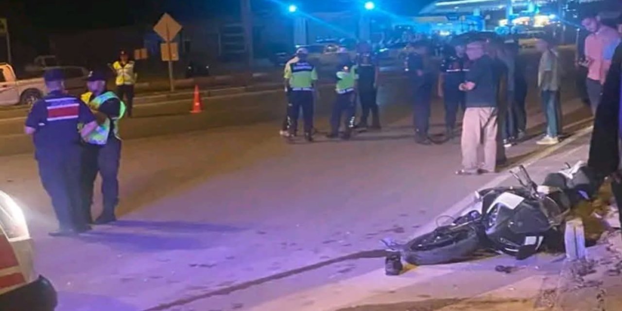 Eskil Eşmekaya'da Feci Kaza: Genç Motosiklet Sürücüsü Ağır Yaralandı