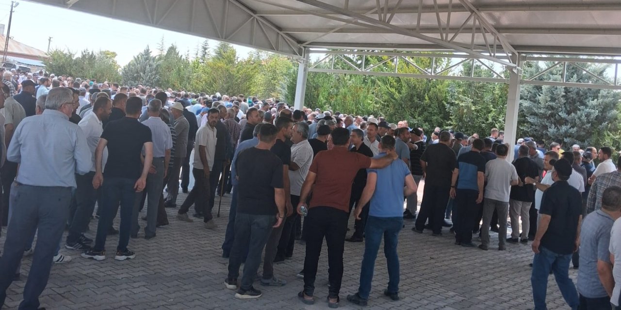 Mehmet Akif Topal Gözyaşlarıyla Toprağa Verildi