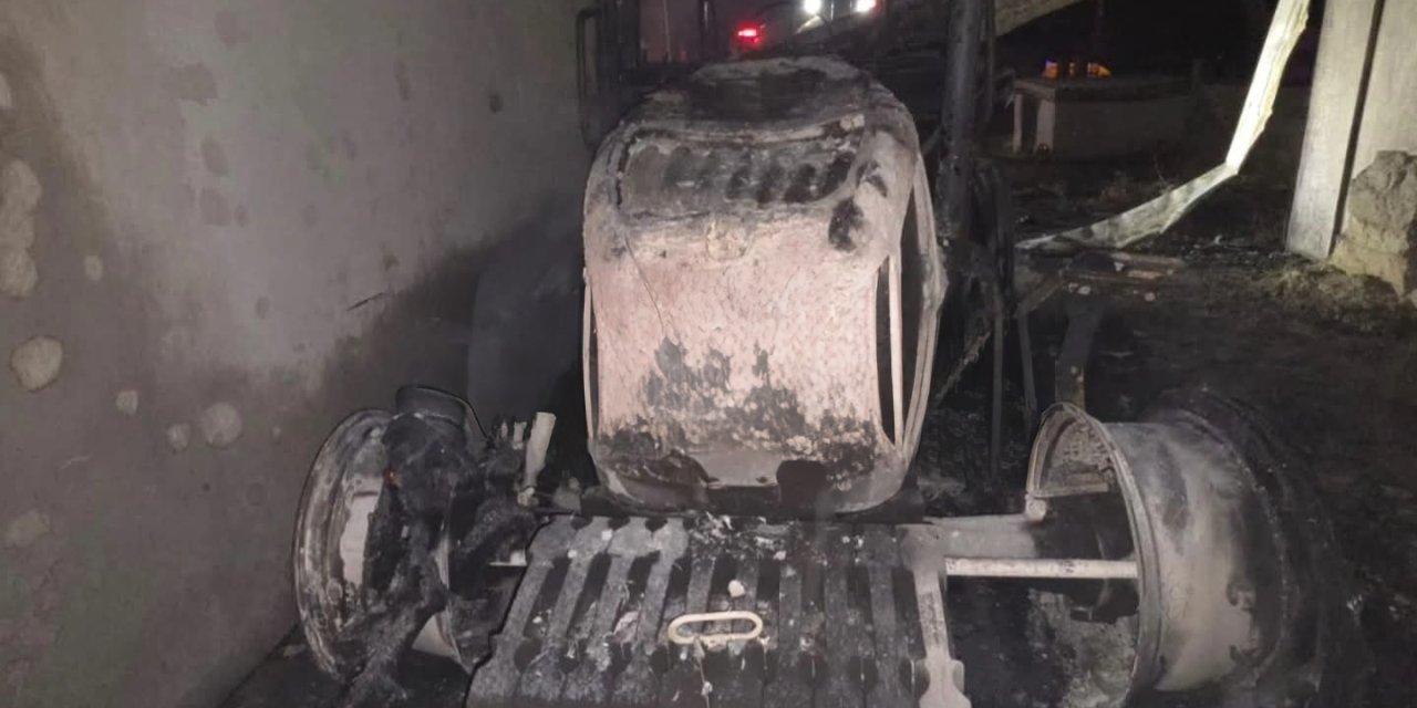 Kulu’da Garajda Yangın: Traktör Kullanılamaz Hale Geldi