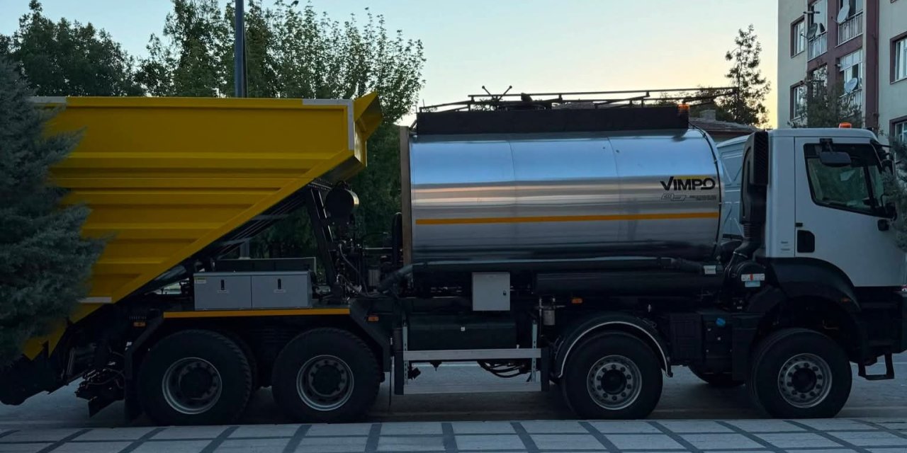 Eskil Belediyesi’ne Yeni Sathi Kaplama Aracı