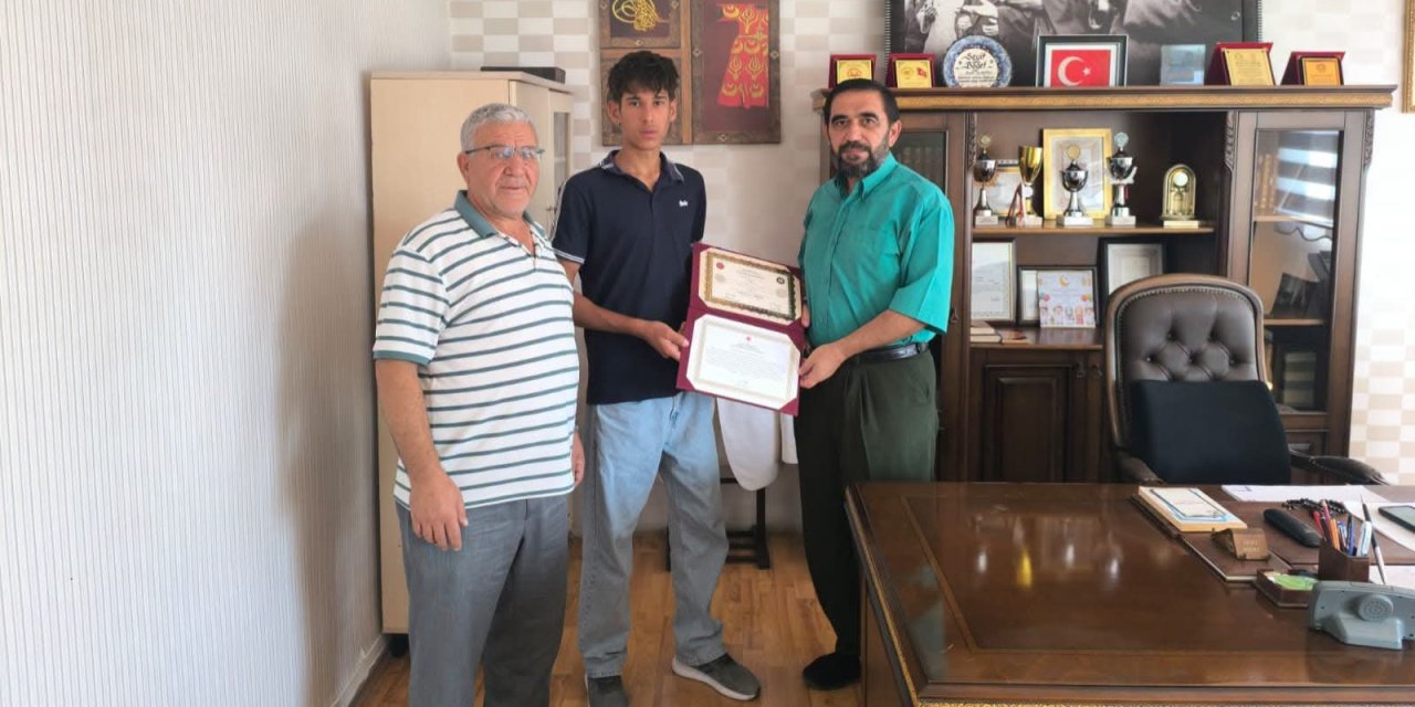Eskil’de Bir Öğrenci Daha Hafızlığını Tamamladı