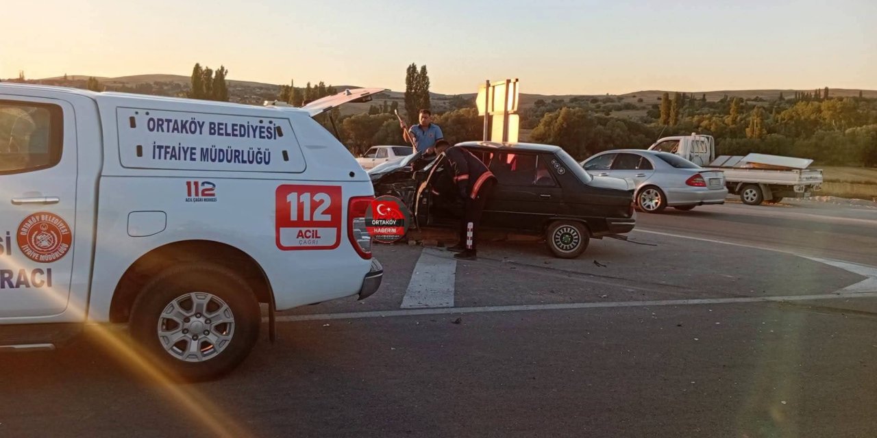 Ortaköy’de Trafik Kazası: 3 Kişi Yaralandı