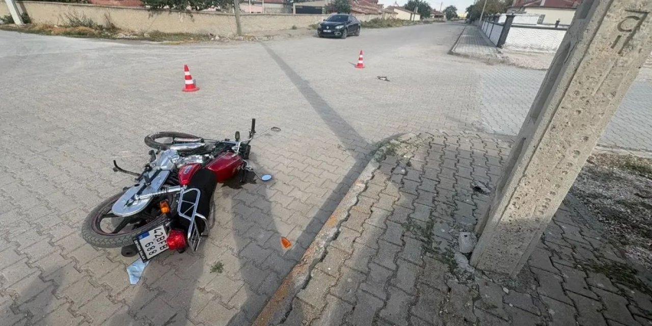Cihanbeyli'de motosiklet kazası: 1 ağır yaralı