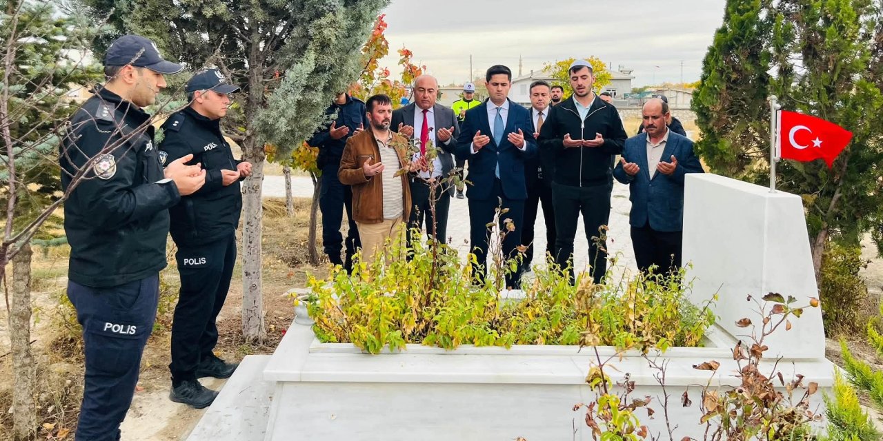 Şehit Muhammet Uz Şehadetinin Yıl Dönümünde Kabri Başında Anıldı