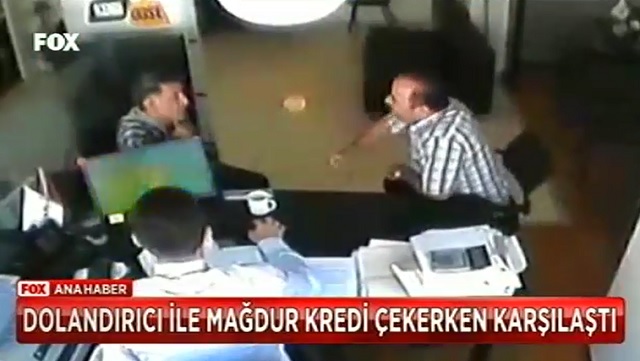 Dolandırıcı kredi çekerken mağdur bankaya geldi!