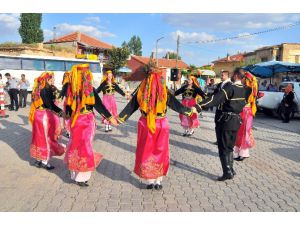 Macaristan Ve İstanbul Ekibi Ortaköy’de Gösteri Sundu