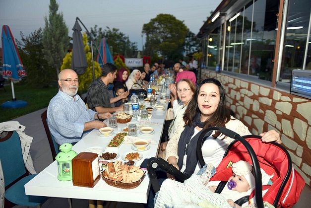 Aksaray’ın Usta Fotoğrafçıları Geleneksel İftar  Progaramında Bir Araya Geldi